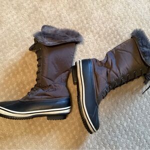 Natural Reflections Black and Grey Winter Boots